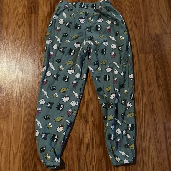 Sanrio Gray Hybrid Joggers‎ - Picture 4 of 4
